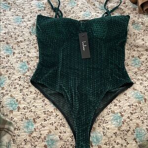 Lulu's Emerald Velvet Bodysuit